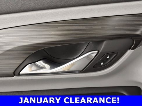 Used 2023 GMC Terrain SLE w/ Driver Convenience Package image 17