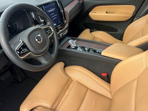 Certified 2024 Volvo XC60 T8 Ultimate w/ Protection Package Premier image 13