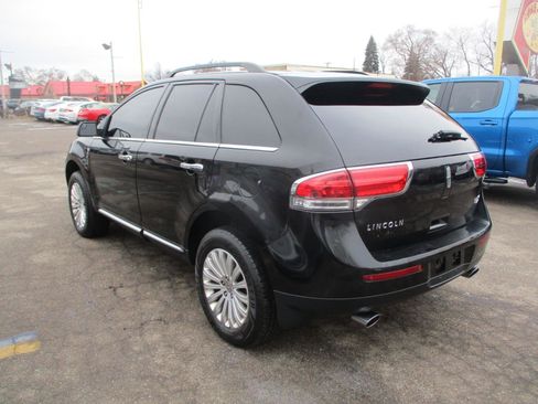 Used 2012 Lincoln MKX FWD image 4