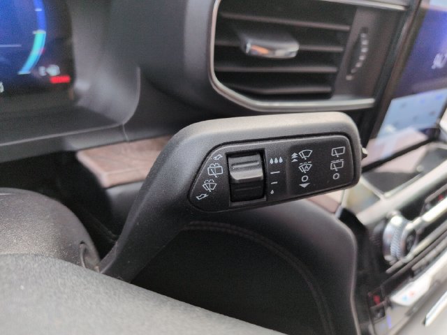 Certified 2023 Ford Explorer Platinum w/ Technology Package AWD/4WD image 41