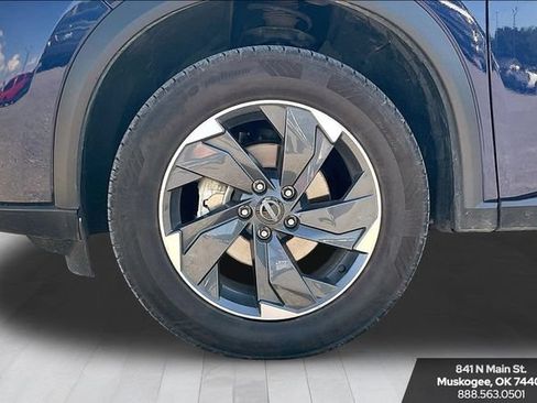Used 2024 Nissan Rogue SV FWD image 32