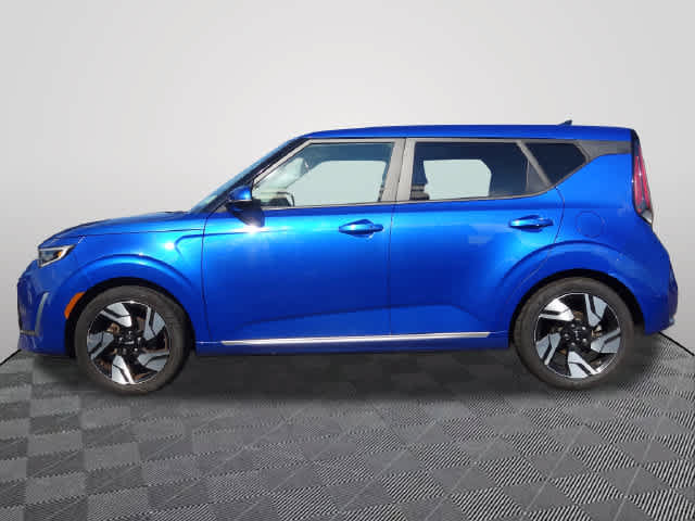 Used 2023 Kia Soul GT-Line w/ GT-Line Technology Package FWD image 2