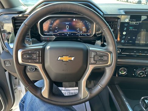 Used 2022 Chevrolet Silverado 1500 LT w/ Z71 Off-Road Package image 17