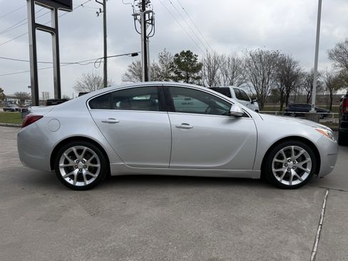 Used 2017 Buick Regal GS image 3