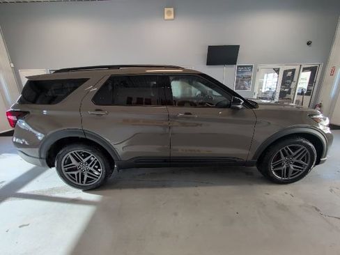 New 2026 Ford Explorer ST image 6