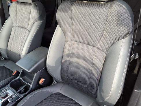 Used 2024 Subaru Forester Premium AWD/4WD image 18
