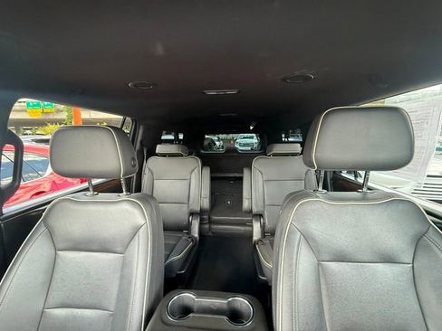 Used 2022 Chevrolet Suburban Premier RWD image 22
