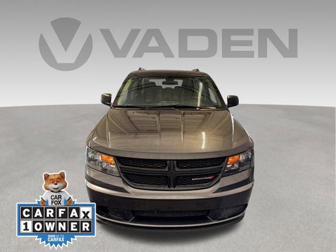 Used 2020 Dodge Journey SE w/ Blacktop Package FWD image 2