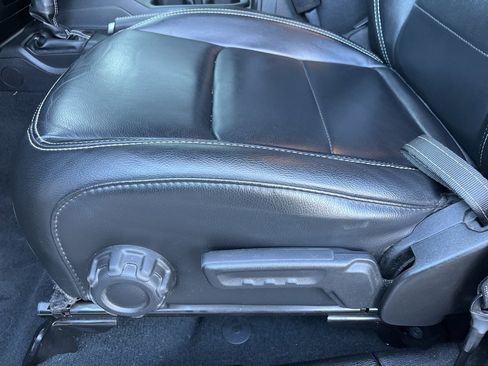 Used 2022 Jeep Wrangler Unlimited Sahara w/ Cold Weather Group image 25