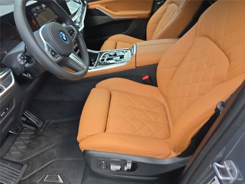 New 2026 BMW X5 xDrive50e w/ M Sport Package AWD/4WD image 21