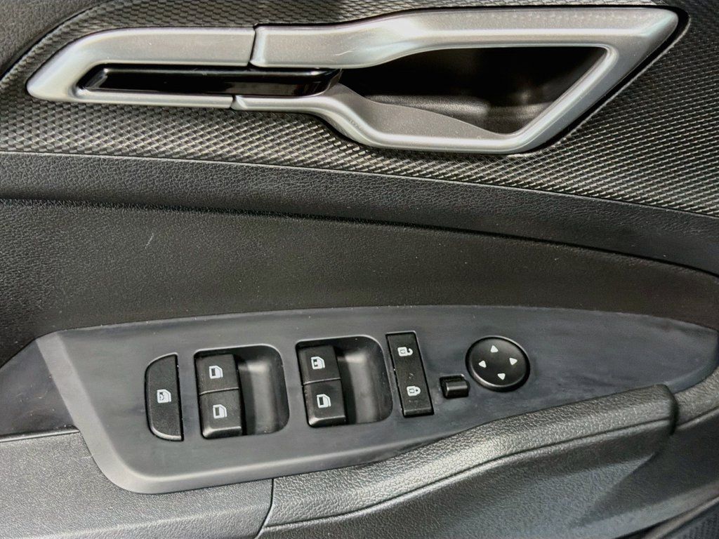 Used 2023 Kia Sportage LX AWD/4WD image 19