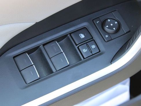 Used 2025 Toyota RAV4 XLE w/ Convenience Package AWD/4WD image 18