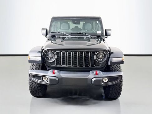 Used 2024 Jeep Wrangler Unlimited Rubicon AWD/4WD image 2