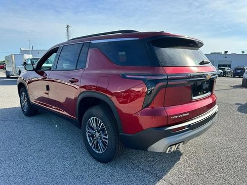 New 2026 Chevrolet Traverse LT w/ LPO, Floor Liner Package FWD image 3