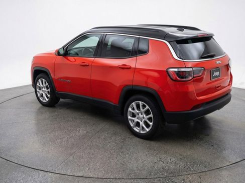 Used 2025 Jeep Compass Limited image 6