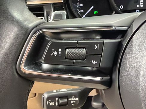 Certified 2026 Porsche Macan AWD/4WD image 35