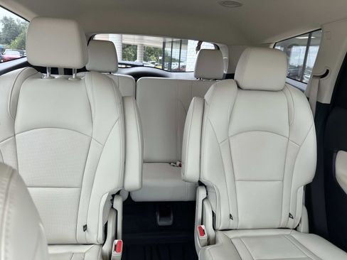 Used 2022 Buick Enclave Premium w/ Surround and Sites Package image 9