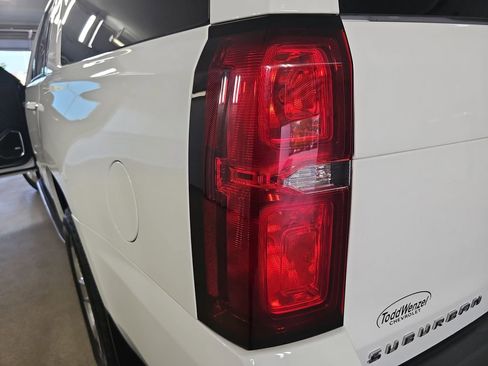 Used 2018 Chevrolet Suburban Premier AWD/4WD image 40
