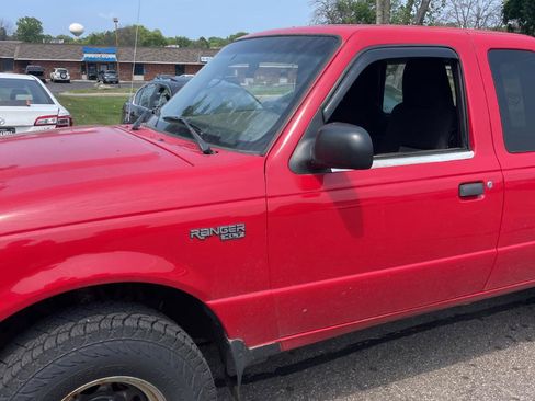 Used 2004 Ford Ranger XL AWD/4WD image 4