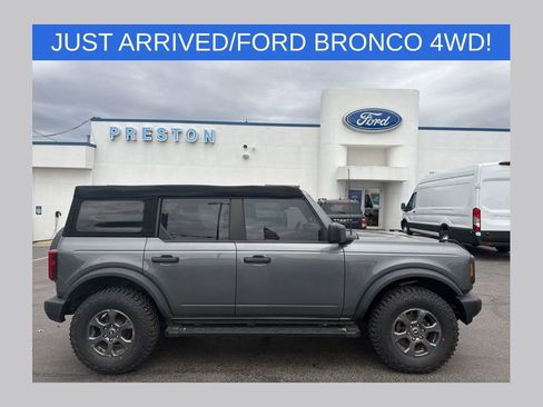 Used 2022 Ford Bronco Base image 1
