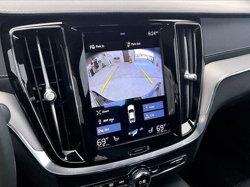 Used 2022 Volvo S60 T8 R-Design w/ Advanced Package image 30