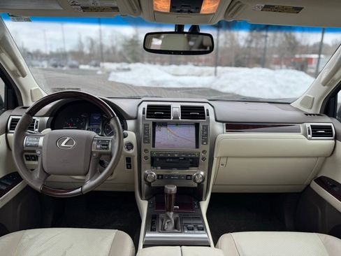 Used 2019 Lexus GX 460 image 8