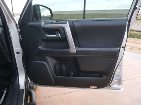 Used 2020 Toyota 4Runner SR5 Premium image 15