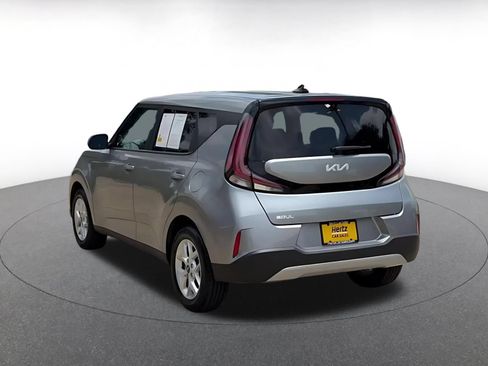 Used 2025 Kia Soul LX w/ LX Technology Package FWD image 10
