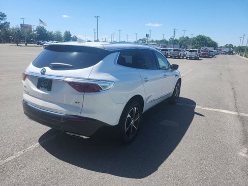 Certified 2022 Buick Enclave Essence w/ Sport Touring Edition FWD image 4