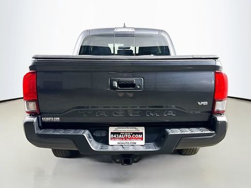 Used 2022 Toyota Tacoma SR5 w/ Technology Package image 6