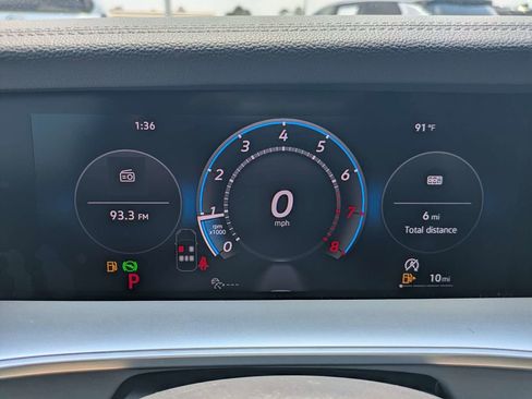 New 2026 Volkswagen Tiguan SE FWD image 32