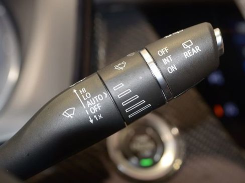 Used 2023 Cadillac XT6 Sport w/ Technology Package image 30