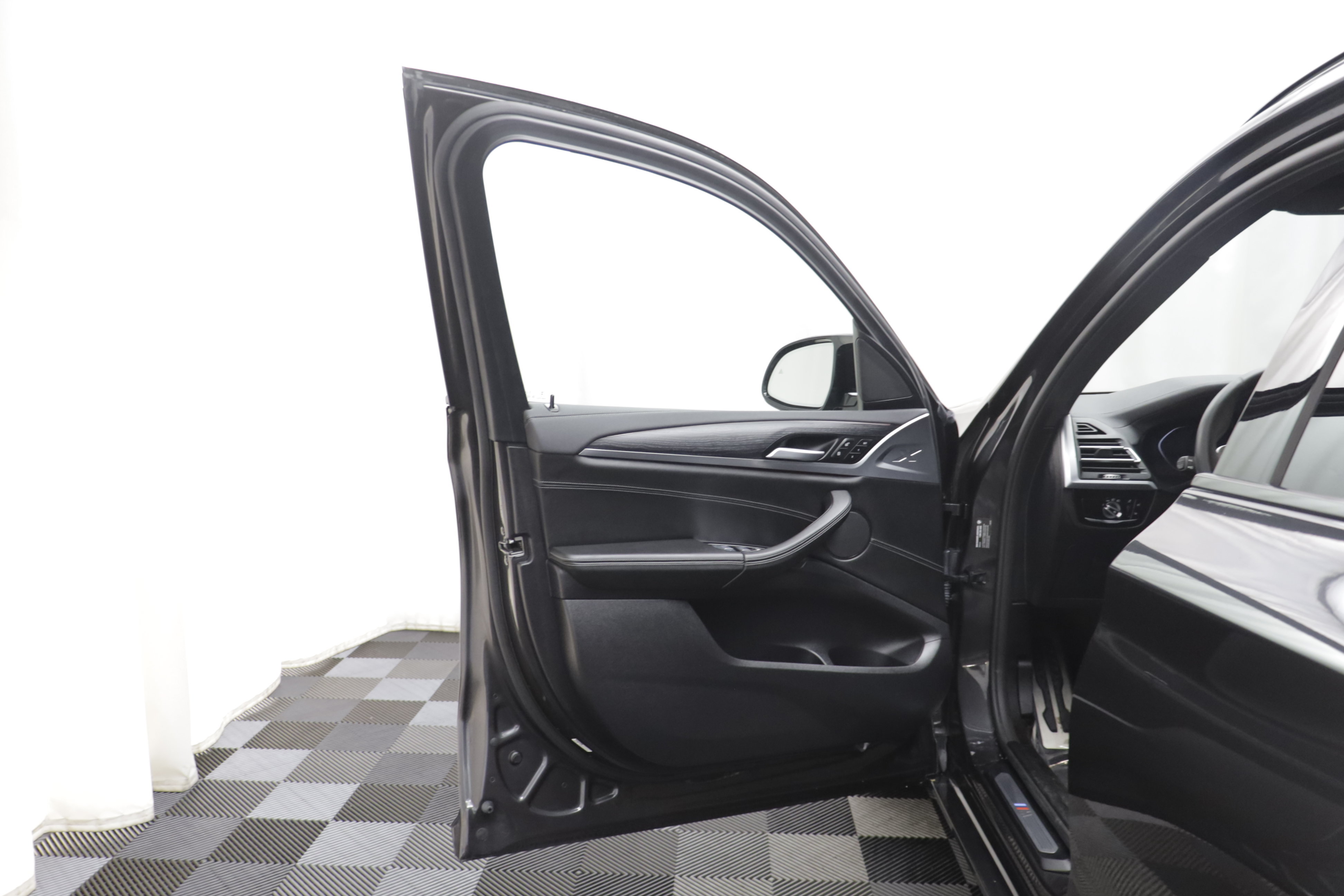 Used 2024 BMW X3 M40i AWD/4WD image 4