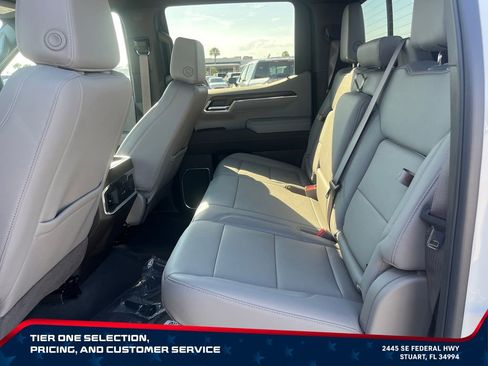 New 2026 GMC Sierra 1500 SLT w/ SLT Premium Plus Package AWD/4WD image 11
