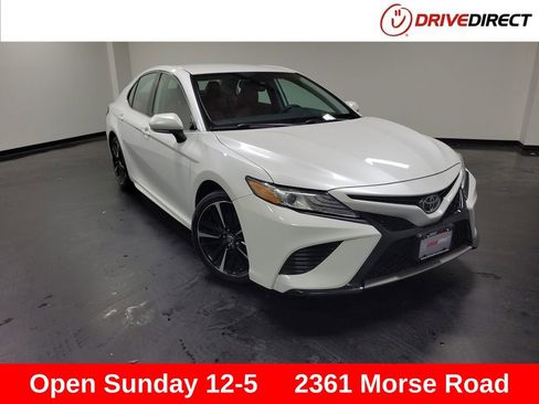 Used 2019 Toyota Camry XSE FWD image 1