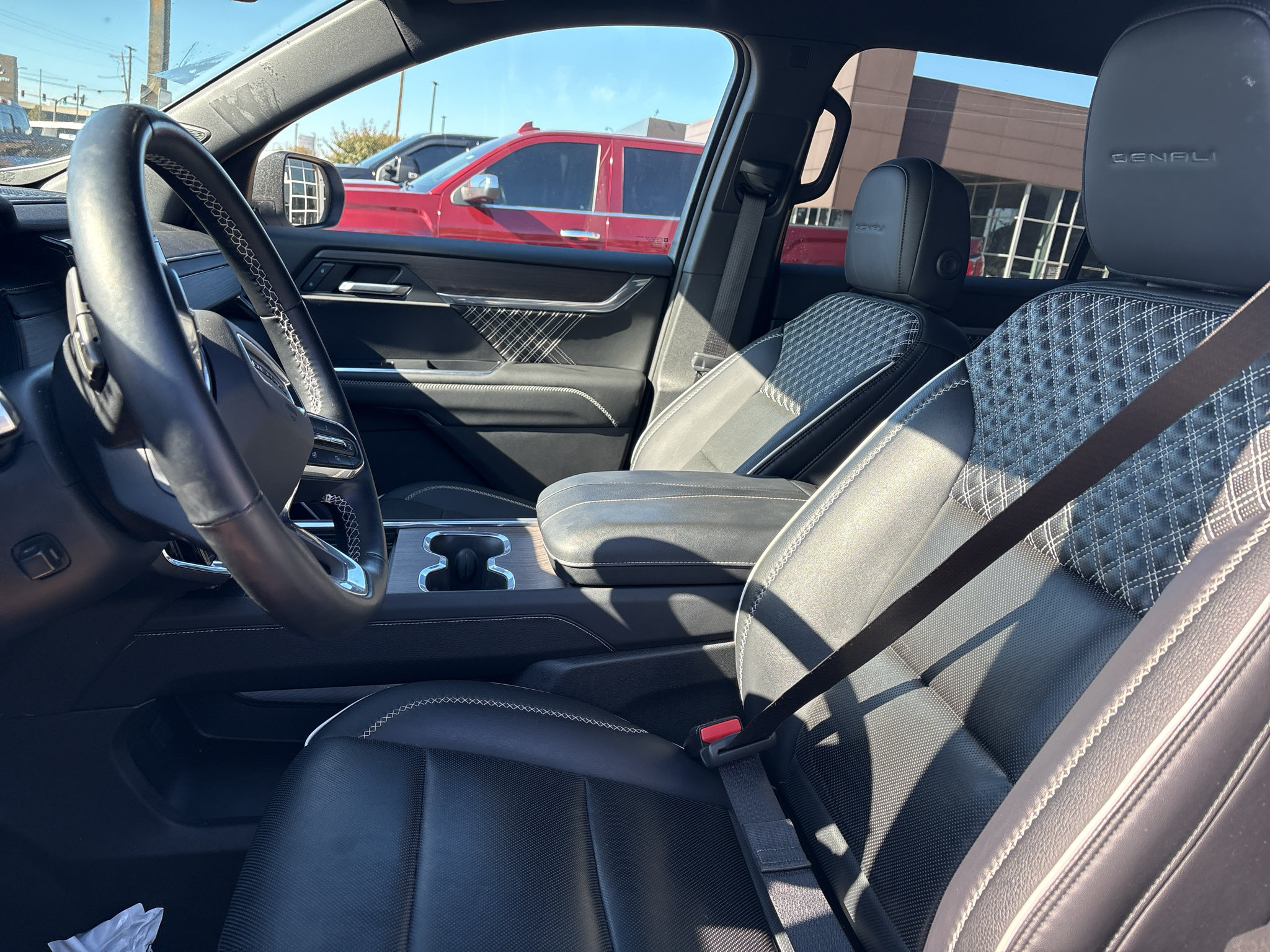 Used 2024 GMC Acadia Denali AWD/4WD image 3