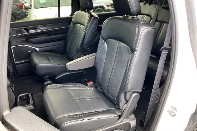 Certified 2024 Jeep Wagoneer Series III AWD/4WD image 25