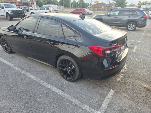 Used 2024 Honda Civic Sport image 9