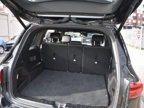 Used 2025 Mercedes-Benz GLB 250 image 33