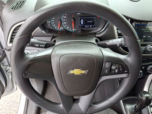 Used 2019 Chevrolet Trax LS FWD image 16
