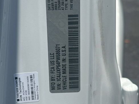 Certified 2023 Jeep Wrangler Unlimited Sahara AWD/4WD image 35