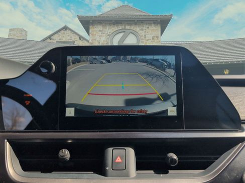 Certified 2025 Lexus UX 300h BASE image 22