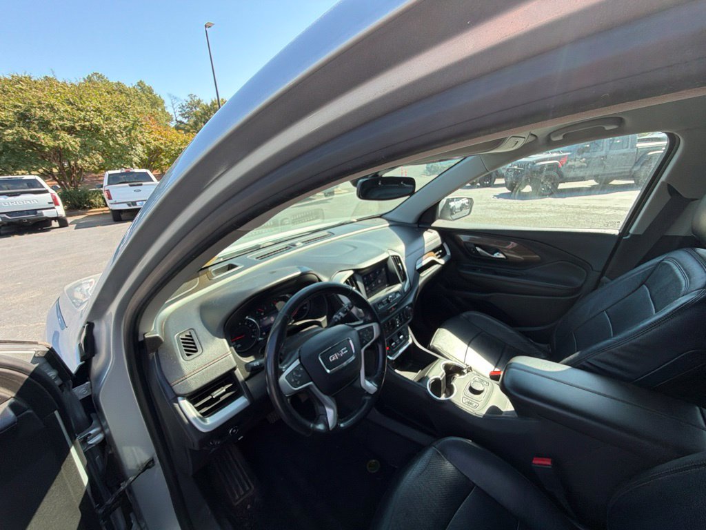 Used 2020 GMC Terrain SLE w/ Driver Convenience Package FWD image 10