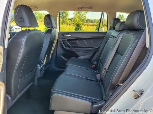Used 2022 Volkswagen Tiguan SE image 10