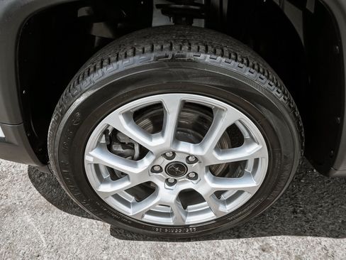 Used 2025 Jeep Compass Limited AWD/4WD image 9