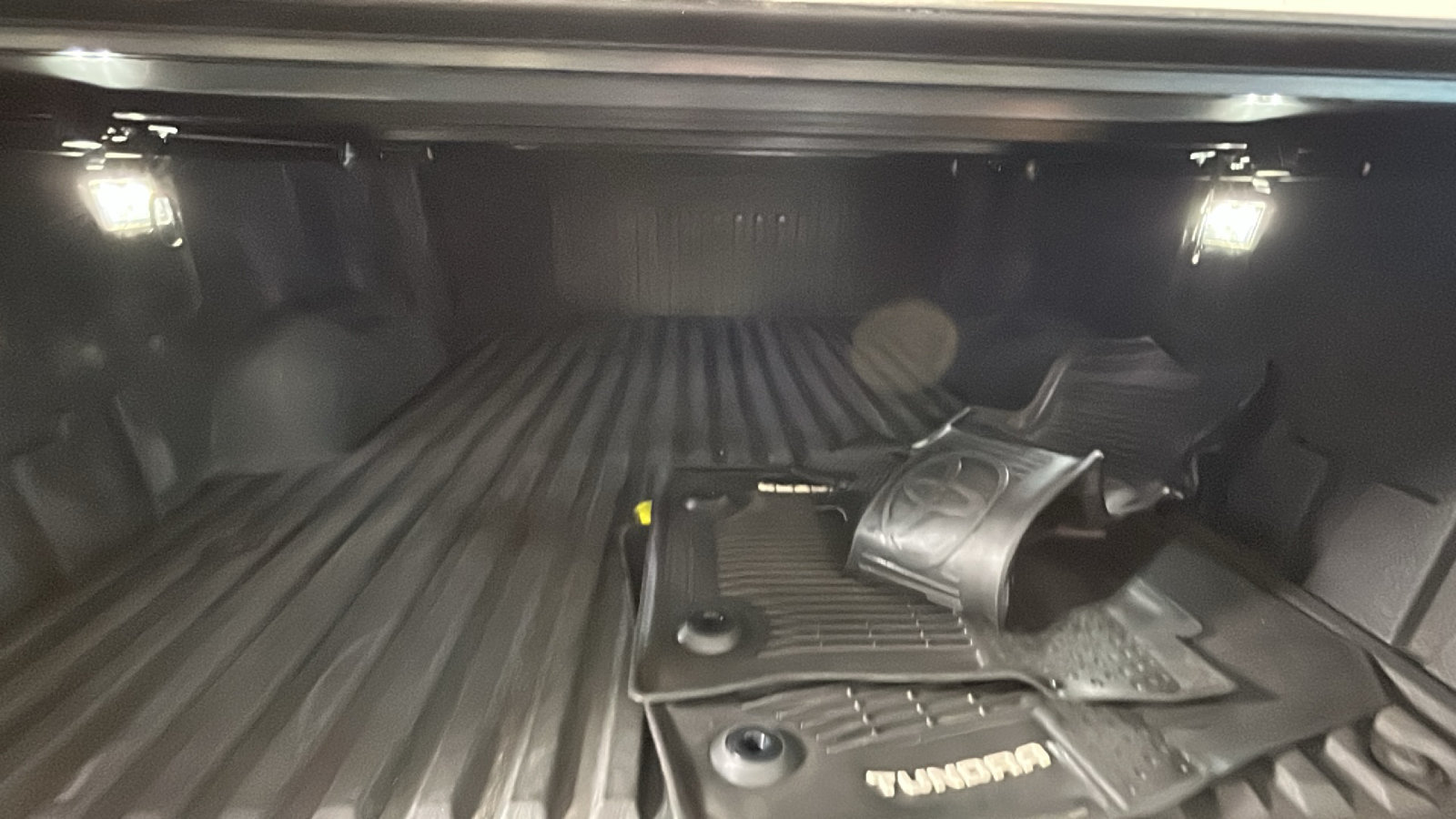 Used 2022 Toyota Tundra SR5 w/ SR5 Premium Package AWD/4WD image 35