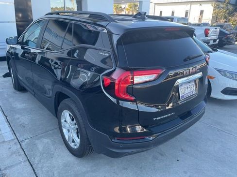 Used 2024 GMC Terrain SLE w/ Driver Convenience Package image 6