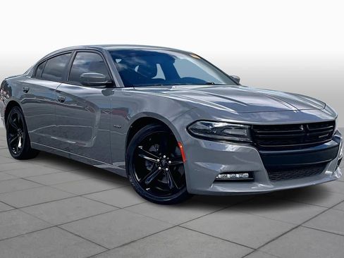 Used 2018 Dodge Charger R/T w/ Driver Confidence Group image 2