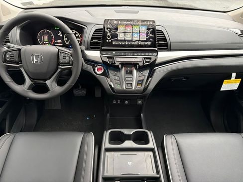New 2026 Honda Odyssey Touring image 23