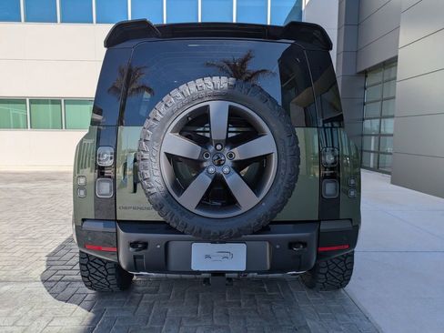 New 2026 Land Rover Defender 110 X-Dynamic SE image 5